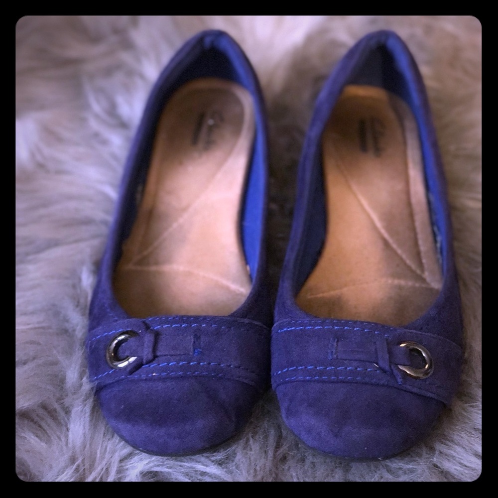 Clarks cushioned flats